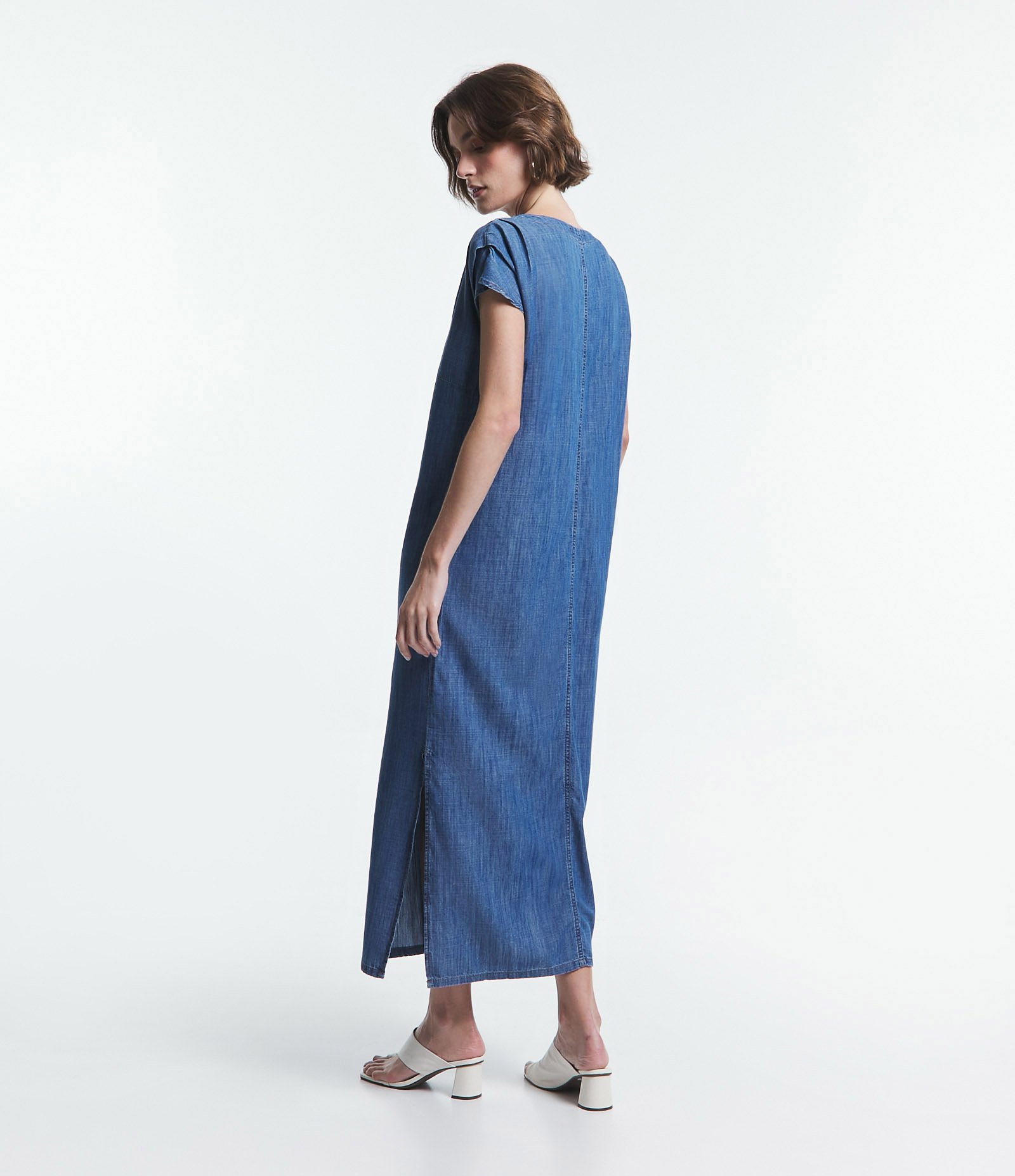 Vestido Longo T-Shirt em Jeans com Fendas Azul 4