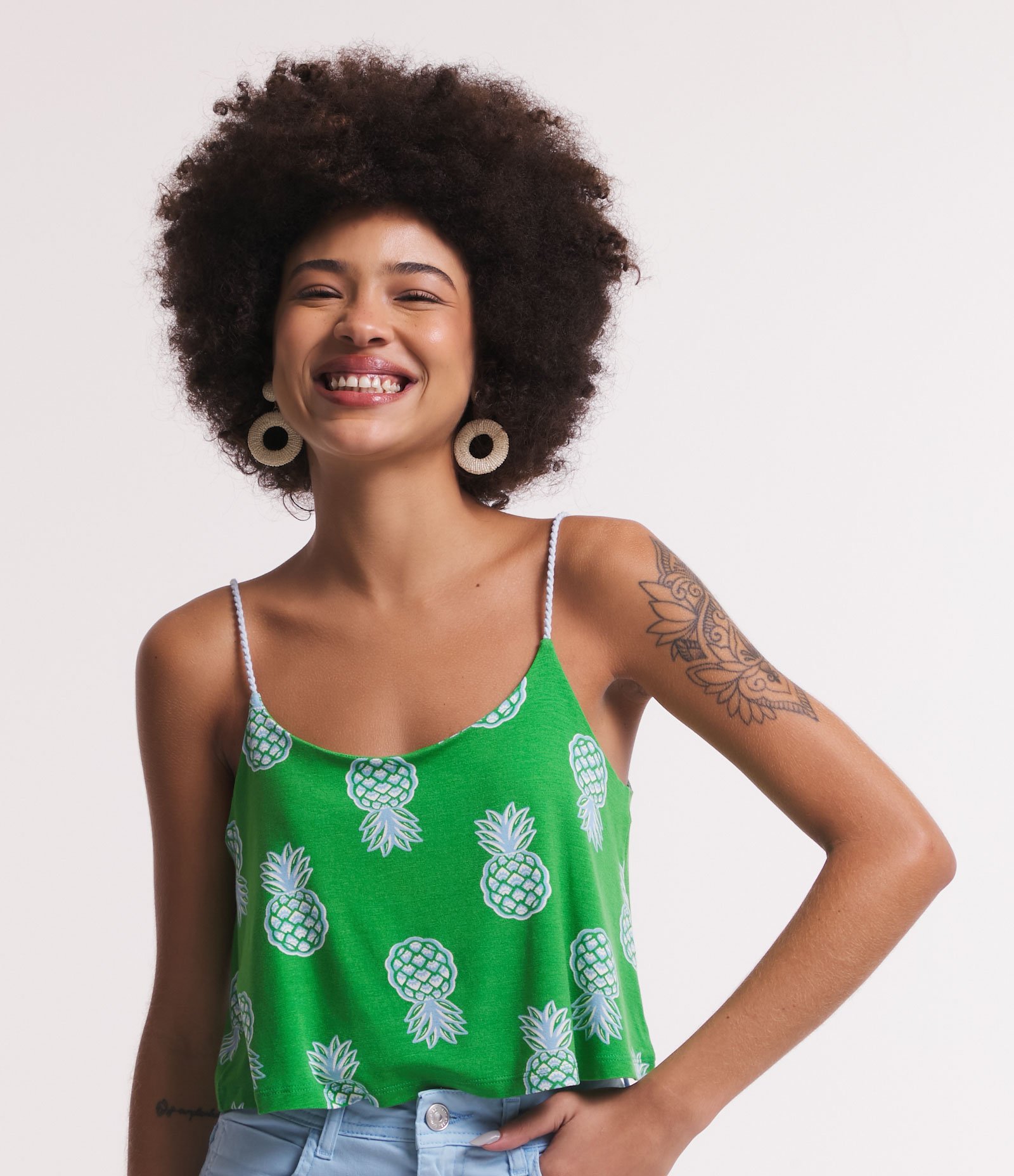 Blusa de Alça em Viscose e Estampa de Abacaxis Verde 1