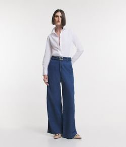 Calça Pantalona Cintura Alta em Jeans com Fivela no Cós e Bolsos