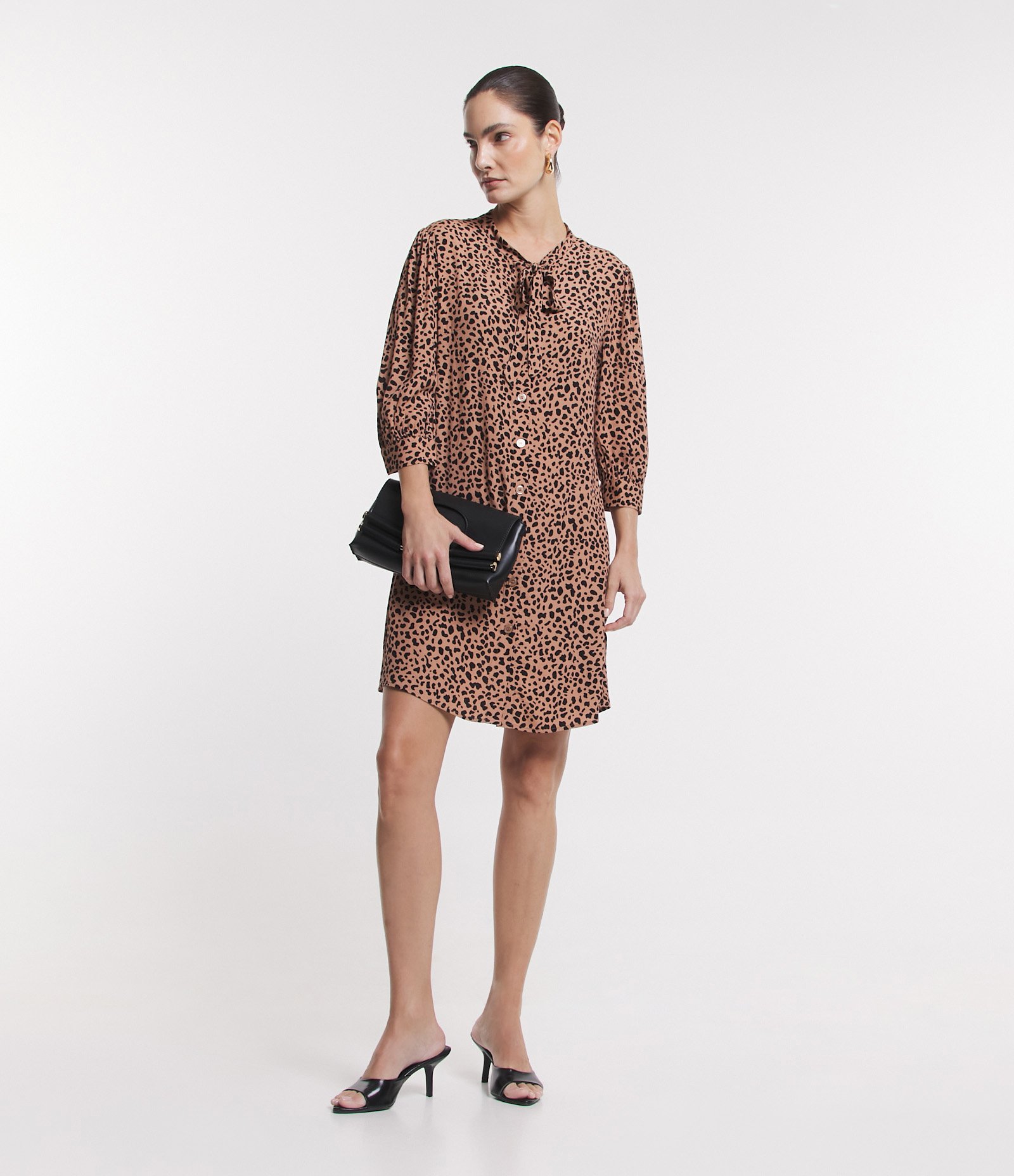 Vestido Chemise em Viscose com Manga Bufante e Estampa Animal Print Onça Marrom 1