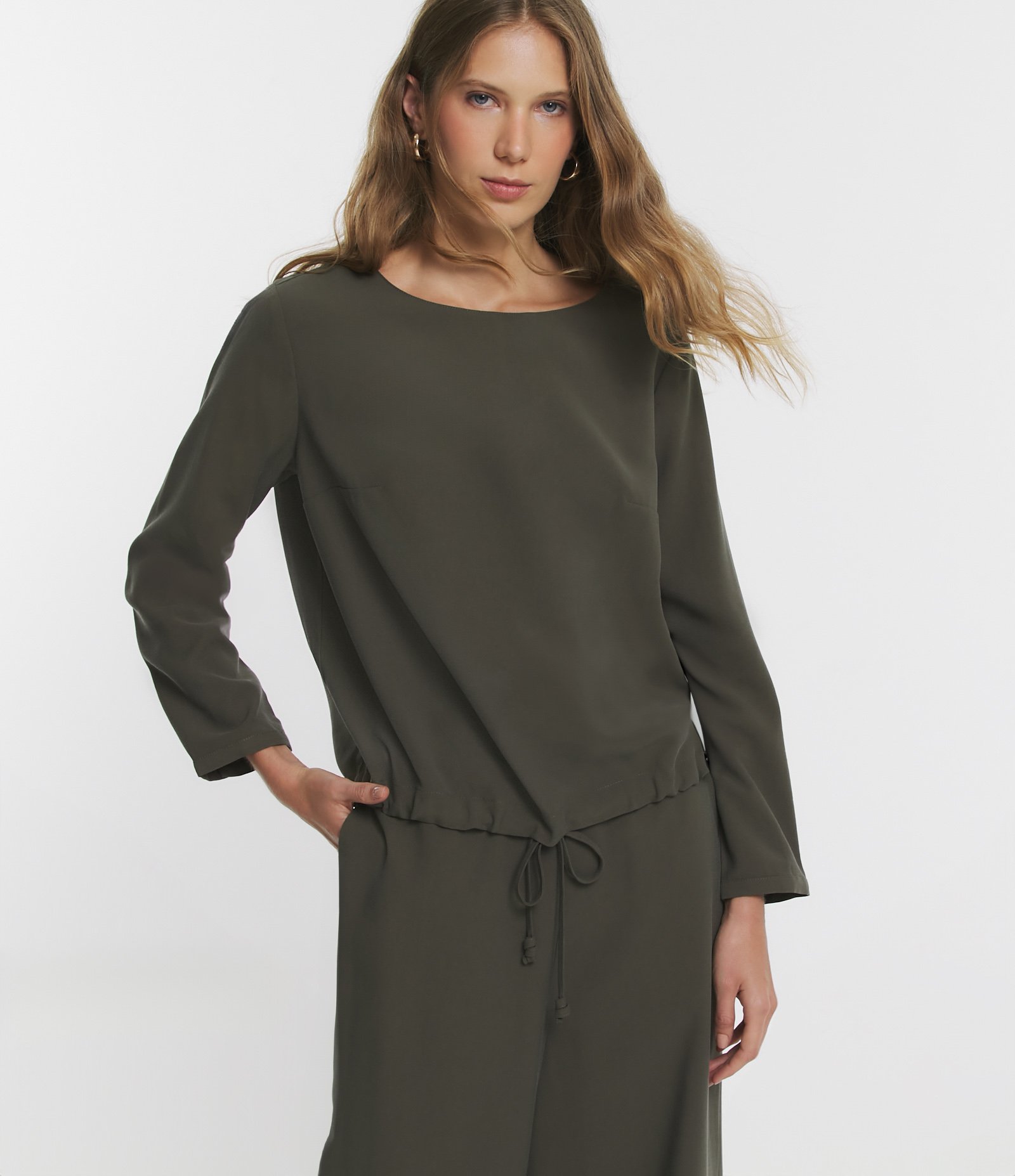 Blusa em Viscose com Amarração na Barra Verde 1