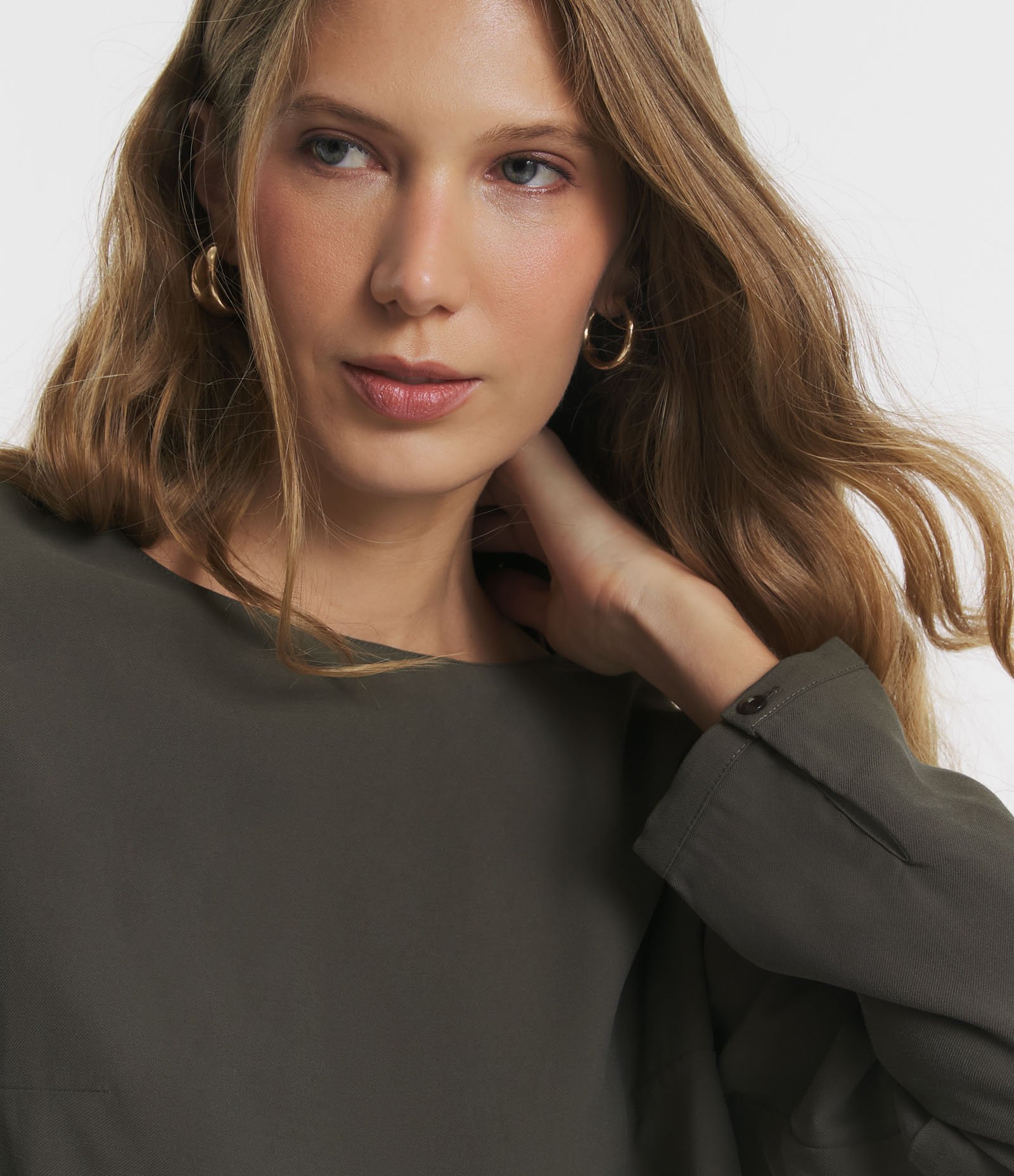 Blusa em Viscose com Amarração na Barra Verde 3