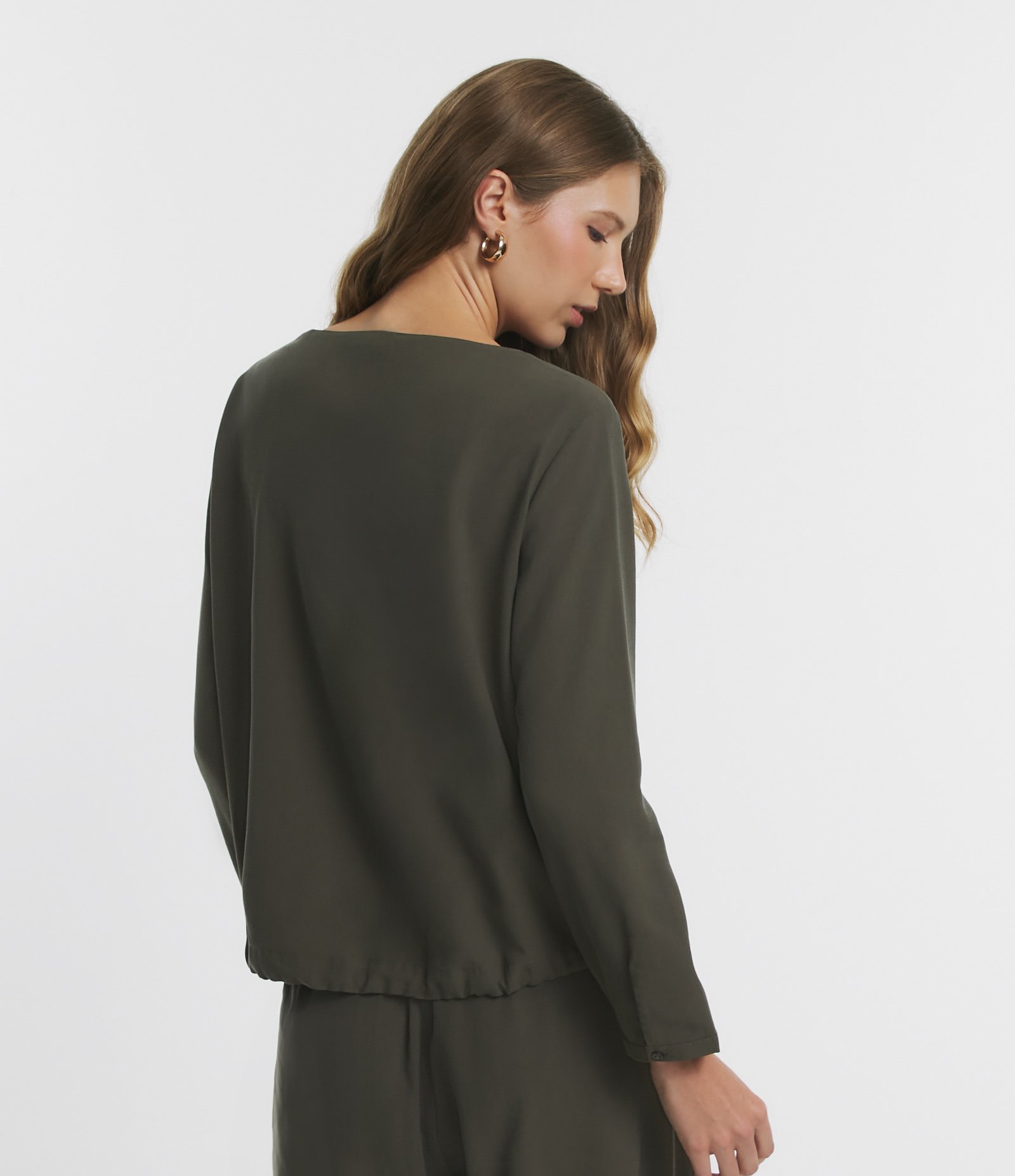 Blusa em Viscose com Amarração na Barra Verde 5
