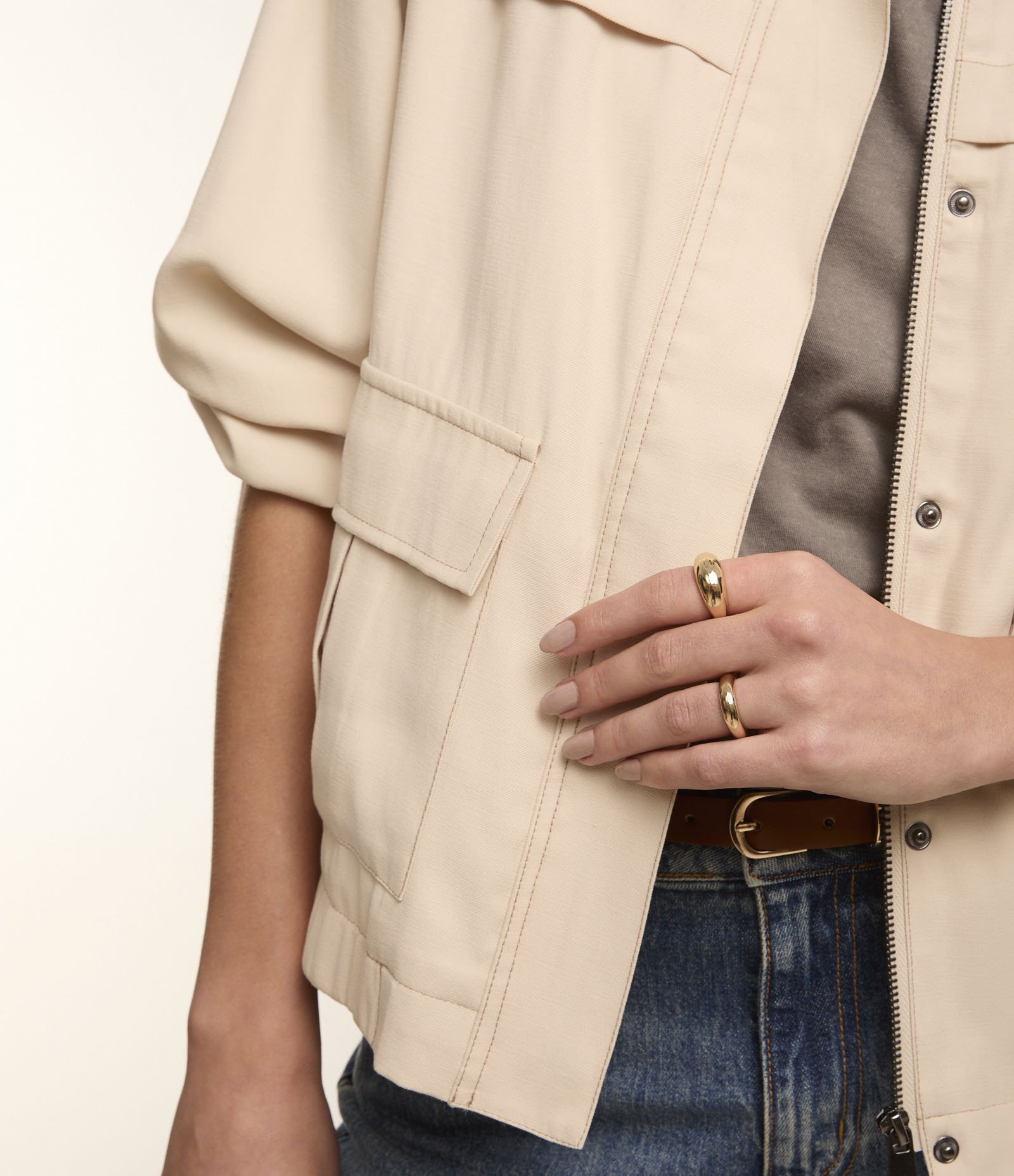 Jaqueta Bomber em Viscose com Bolsos Lapela e Pespontos Contrastantes Off White 4