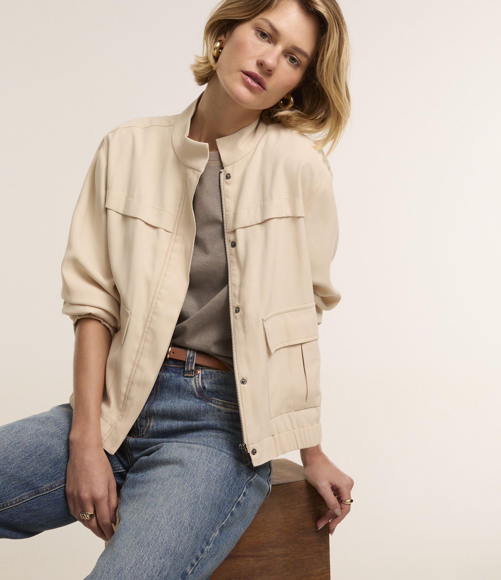 Jaqueta Bomber em Viscose com Bolsos Lapela e Pespontos Contrastantes Off White 6