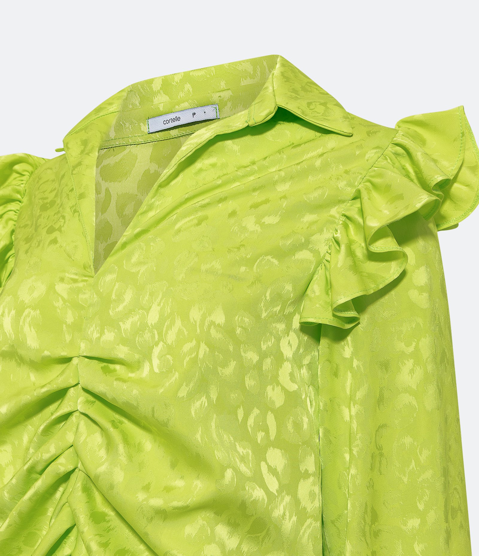 Camisa Manga Longa em Jacquard com Babados e Pintas de Onça no Tecido Verde 2