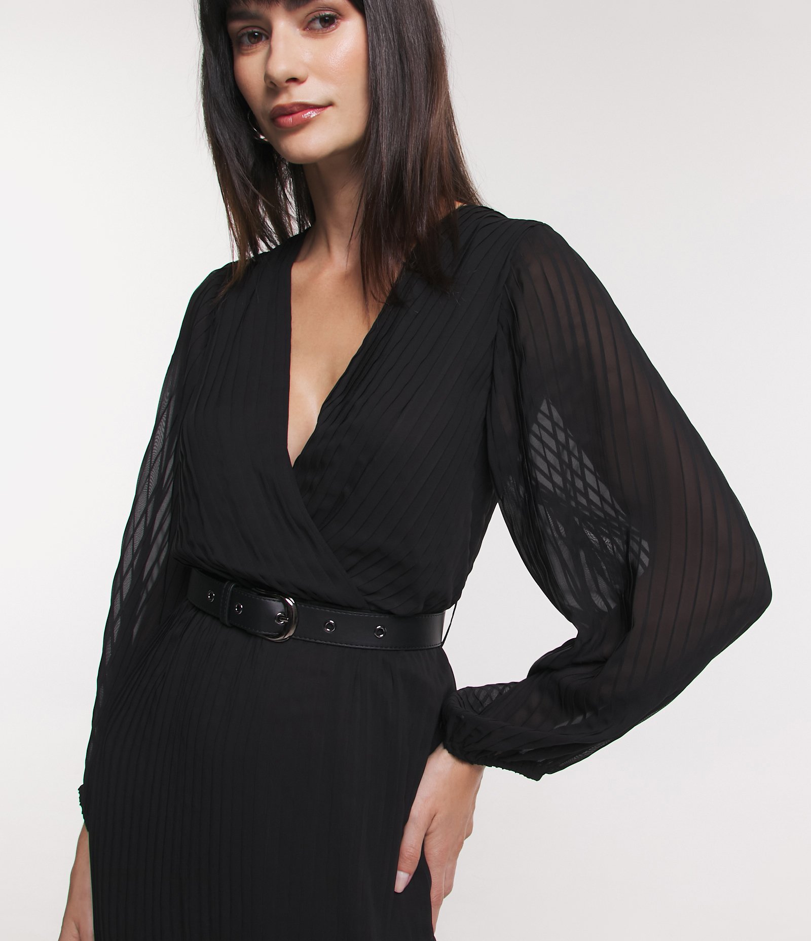 Vestido Midi em Chiffon com Decote Transpassado e Cinto Preto 4