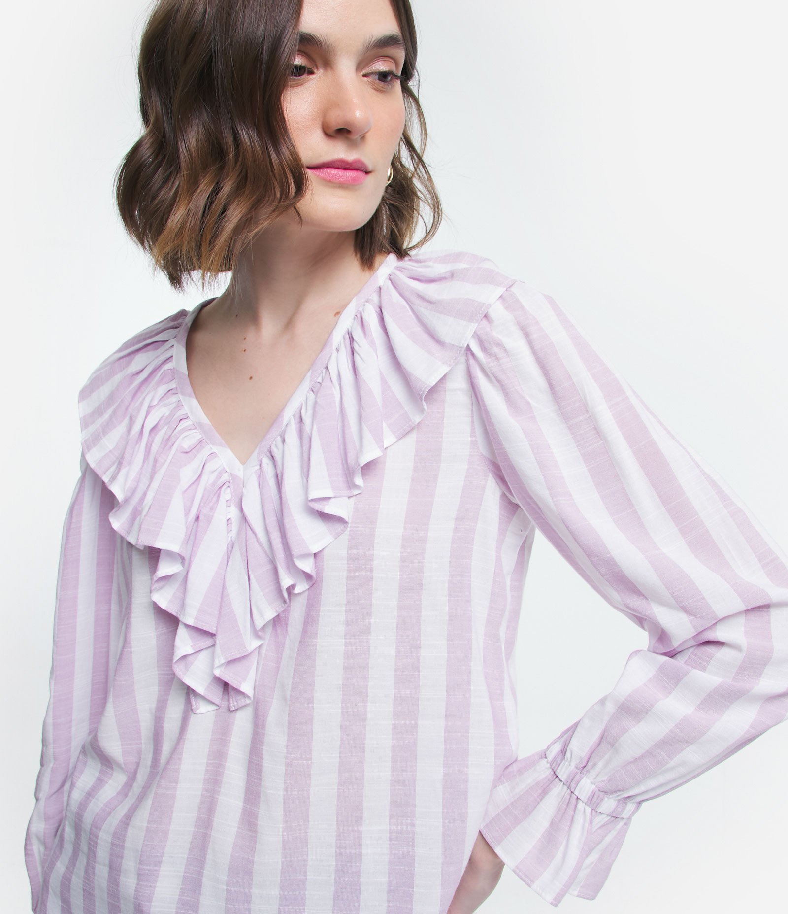 Blusa em Viscose Listrado com Babados Aplicados Roxo 4