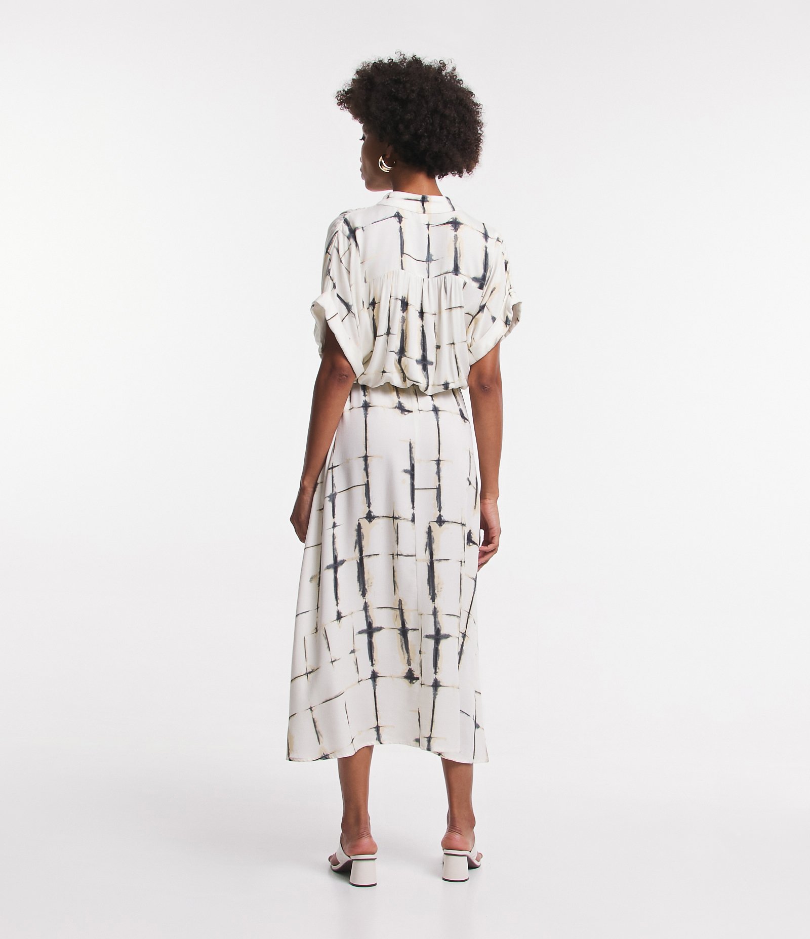 Vestido Midi em Viscose com Amarração e Blocos Manchados Off White 4