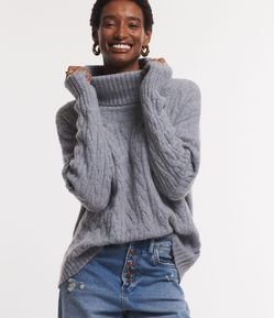 Blusa em Tricô Pesado com Gola Alta e Textura Trançada