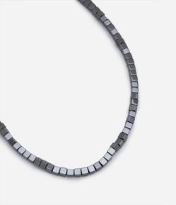 Colar em Metal com Pedras Hematita