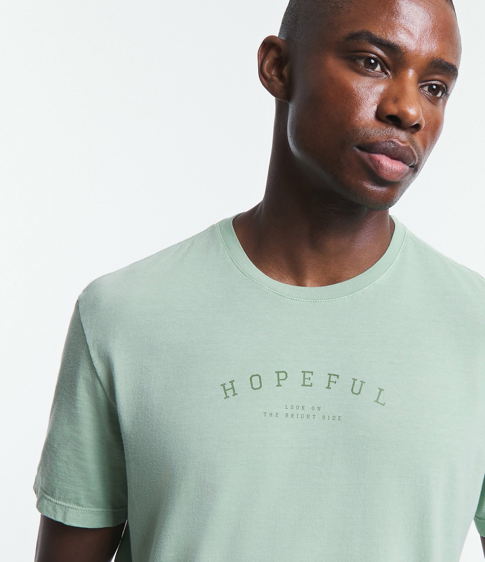 Camiseta Comfort em Meia Malha com Lettering Hopeful Verde Claro 3