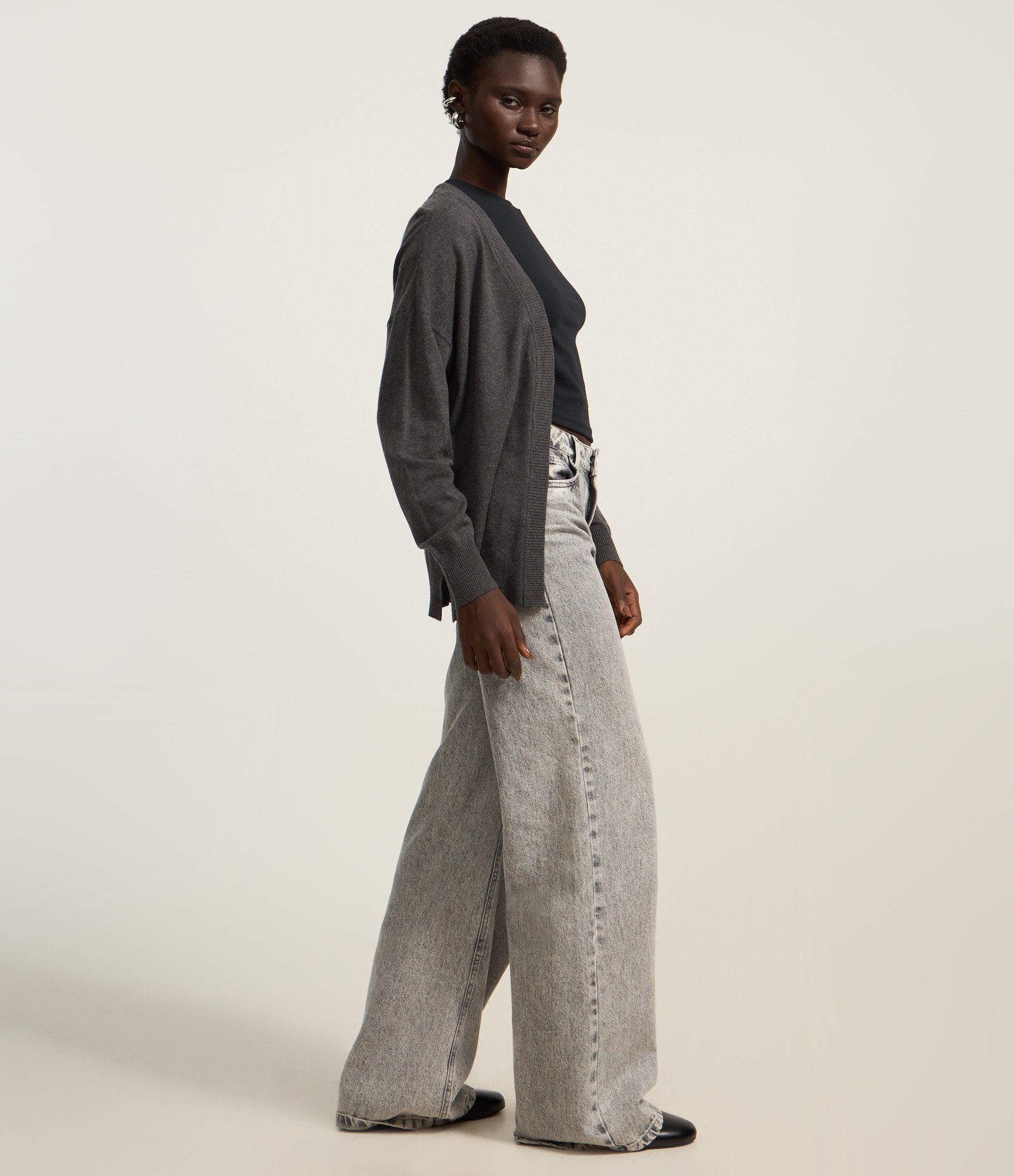 Cardigan Básico em Tricô Leve Cinza 2