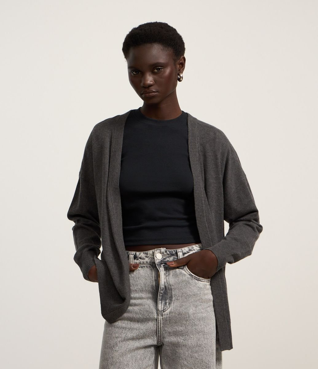 Cardigan Básico em Tricô Leve Cinza