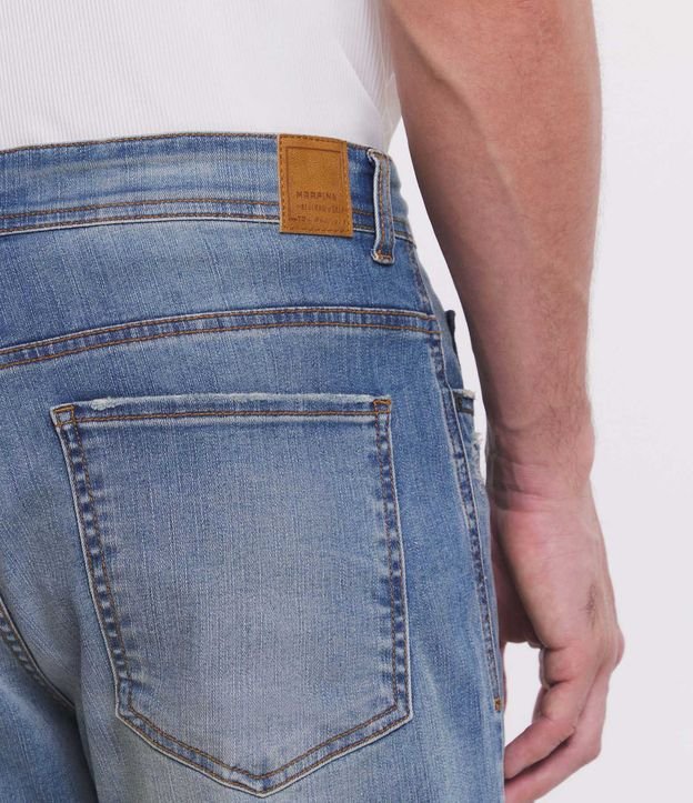 Calça Slim Jeans com Bolsos e Puídos Azul Médio 5