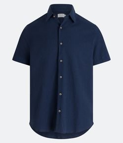 Camisa Regular em Malha Texturizada com Barra Arredondada