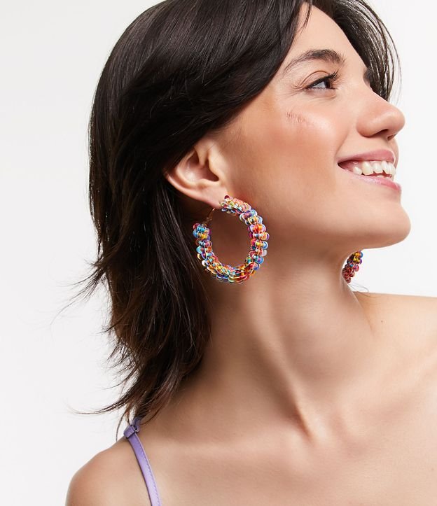 Brinco de Argola com Miçangas e Paetês