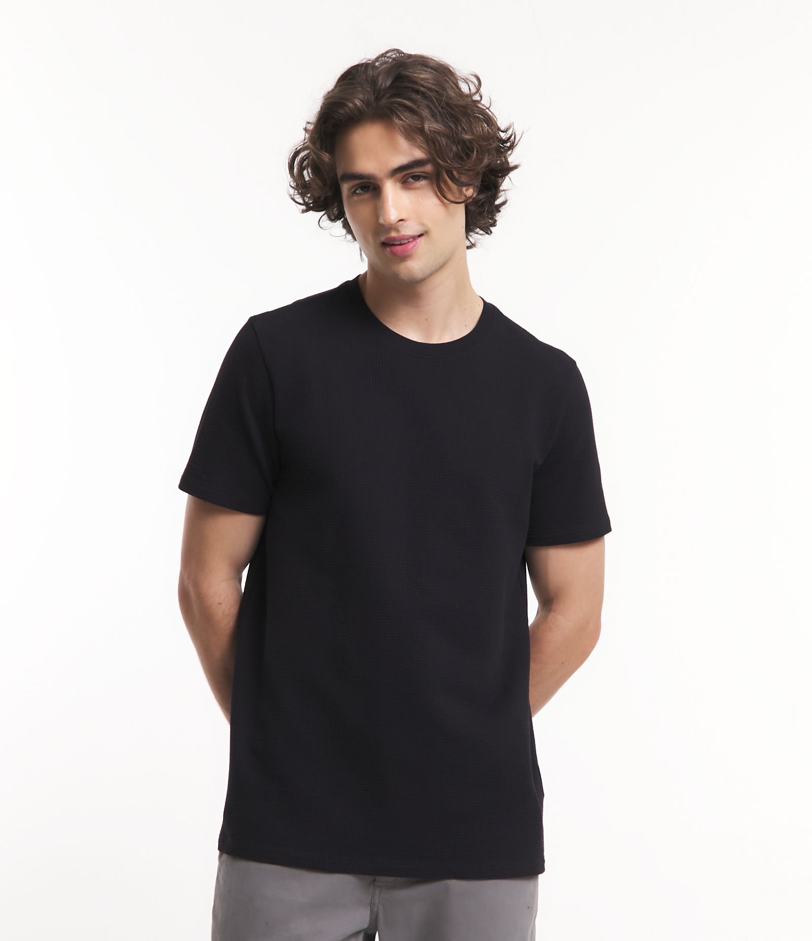 Camiseta Regular em Ana Ruga com Textura e Manga Curta Preto 1