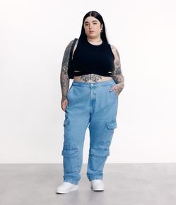 Calça Cargo em Jeans com Bolsos Laterais Curve & Plus Size