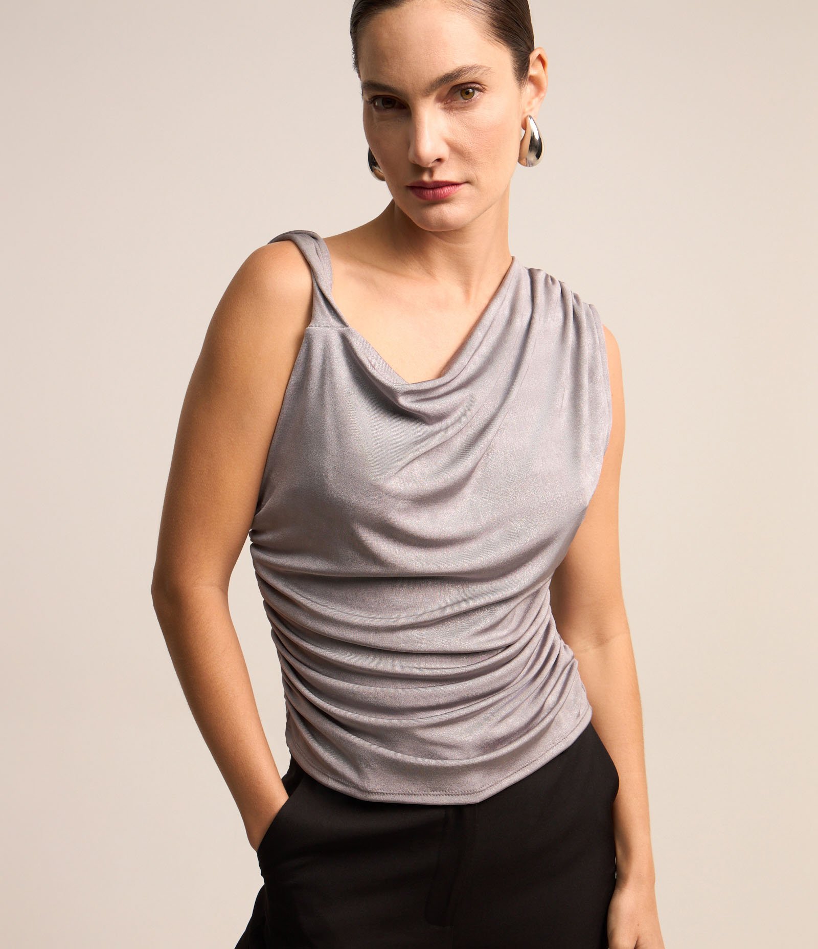 Blusa metalizada, da Renner