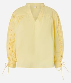 Blusa em Tricoline com Amarração Trançada nas Mangas