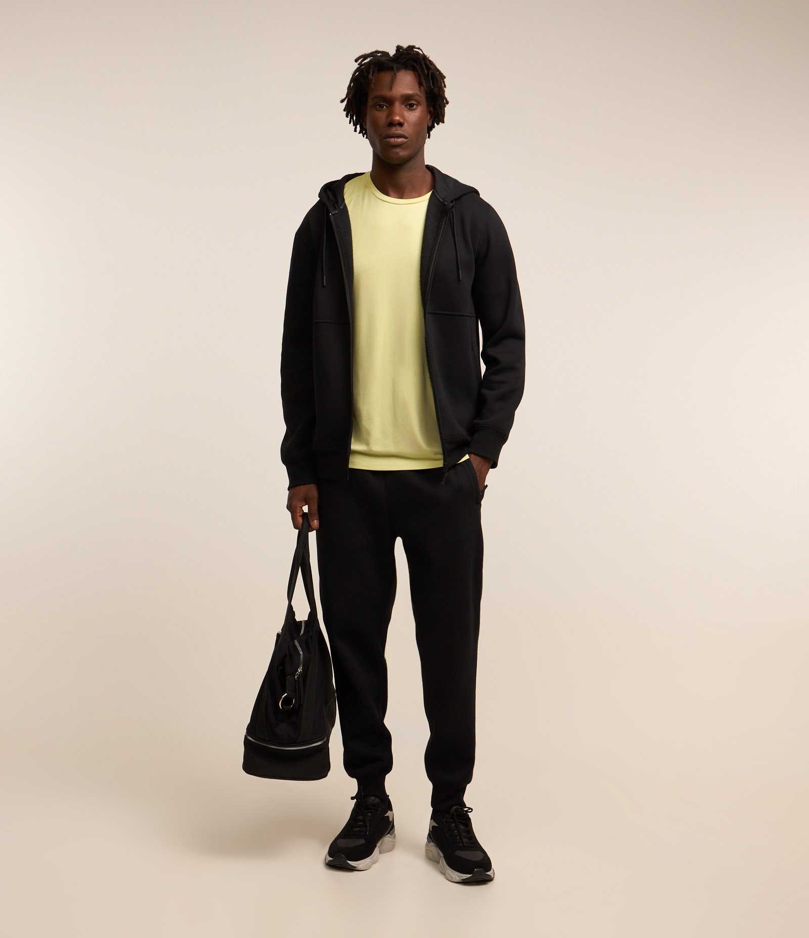 Calça Esportiva Básica em Moletom com Forro Preto 1