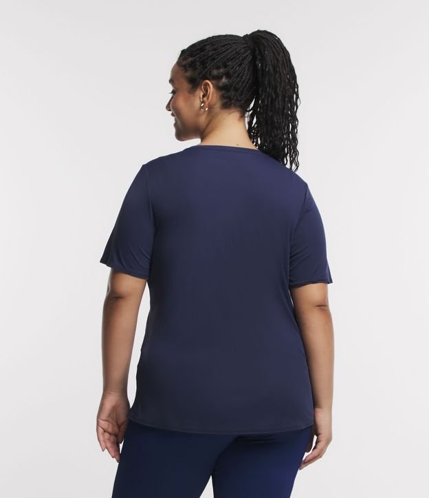 Camiseta Esportiva Manga Curta em Microfibra Curve & Plus Size Azul Marinho 3