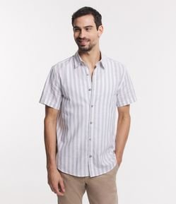 Camisa Regular em Voal com Estampa de Listras