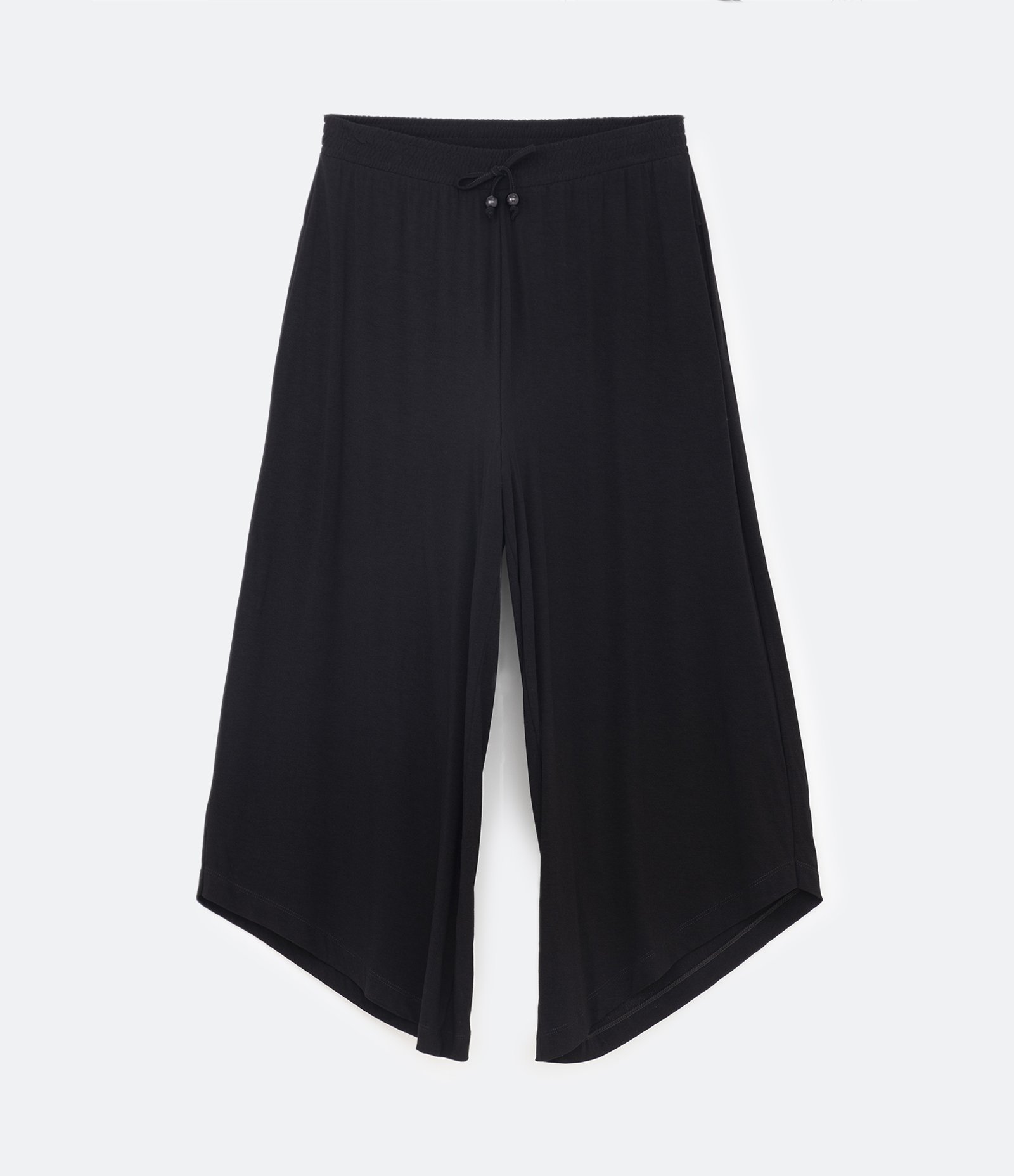Calça Pantacourt com Barra Assimétrica Curve & Plus Size Preto 5