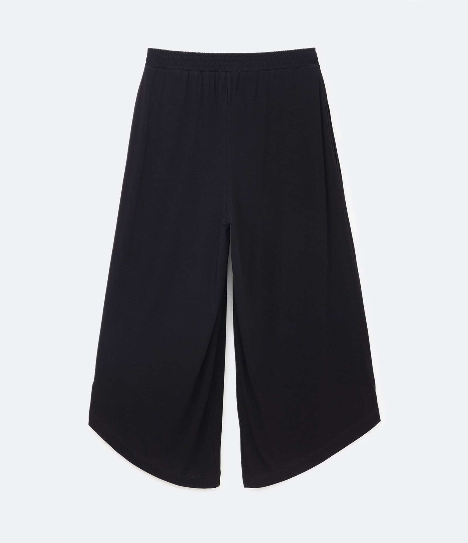 Calça Pantacourt com Barra Assimétrica Curve & Plus Size Preto 6