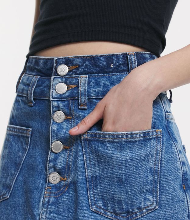 Short Saia Jeans com Cós Duplo e Vista de Botões Azul 4