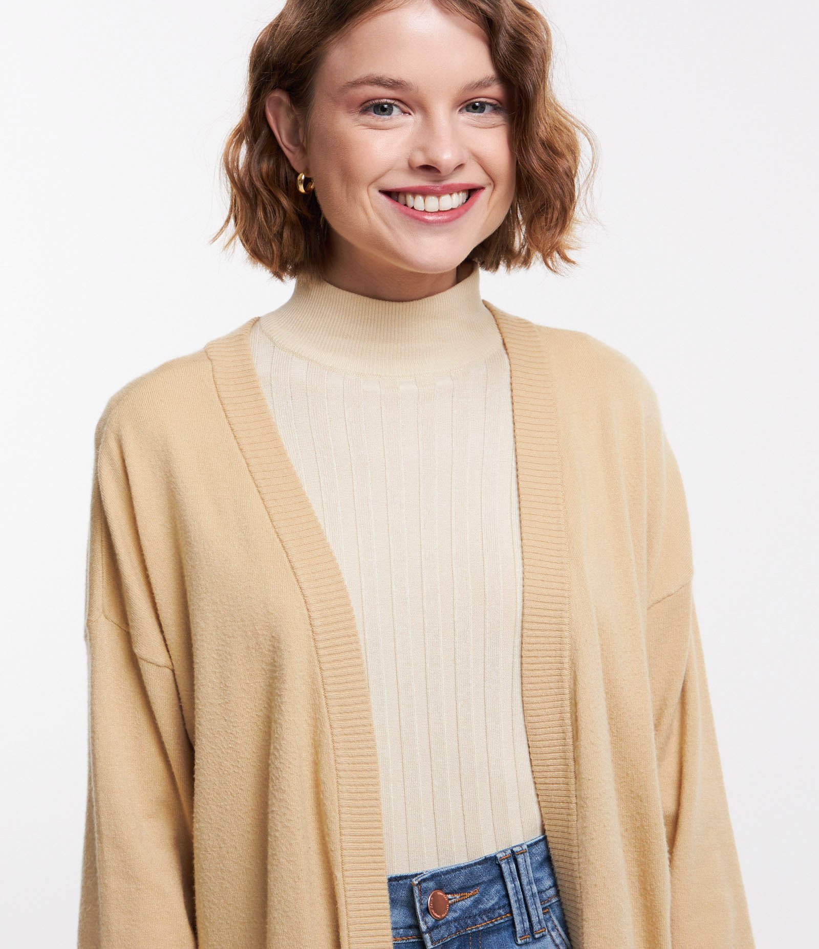 Cardigan Básico em Tricô Leve Bege 3