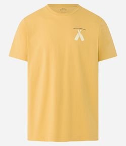 Camiseta Comfort em Meia Malha com Estampa Garrafas de Cerveja e Lettering