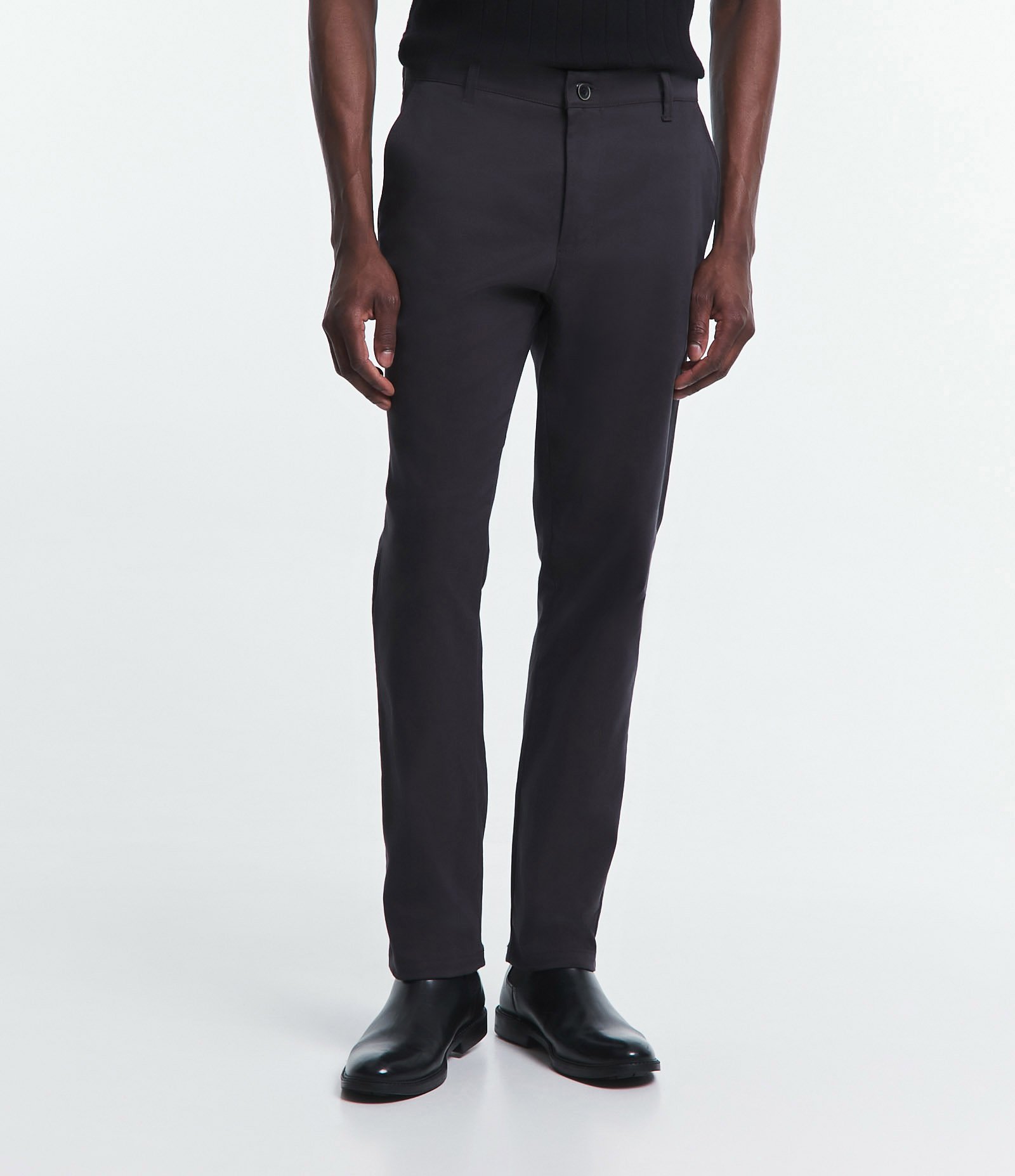 Calça Slim Alfaiatada em Sarja com Bolsos 2