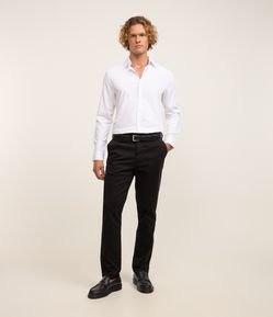 Calça Slim Alfaiatada em Sarja com Bolsos