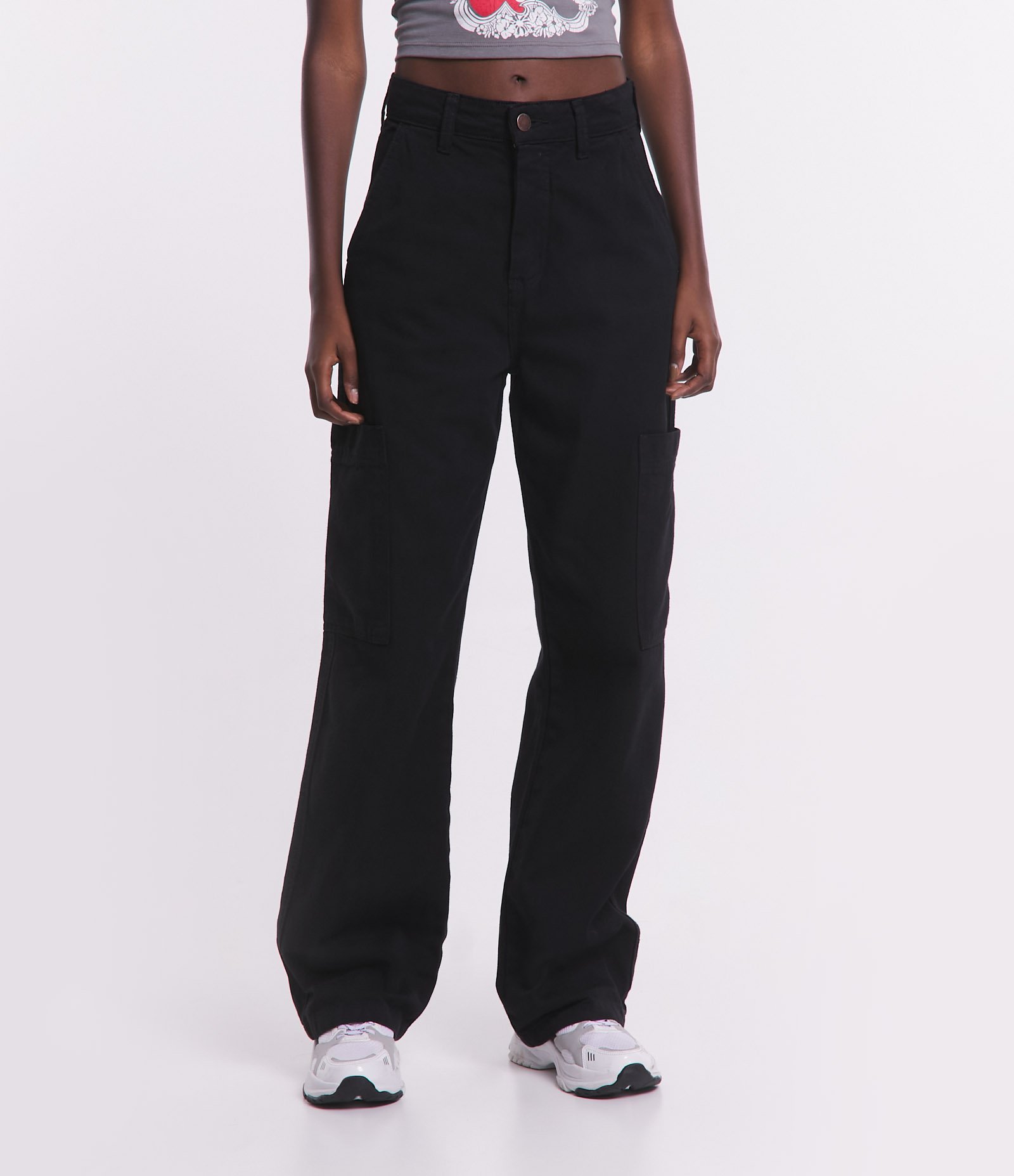 Calça Wide Leg em Sarja com Bolso Cargo sem Lapela 2