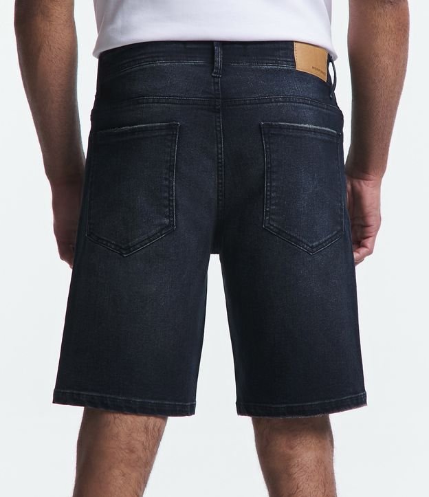 Bermuda Slim Jeans com Bolsos e Leves Puídos Azul Escuro 3