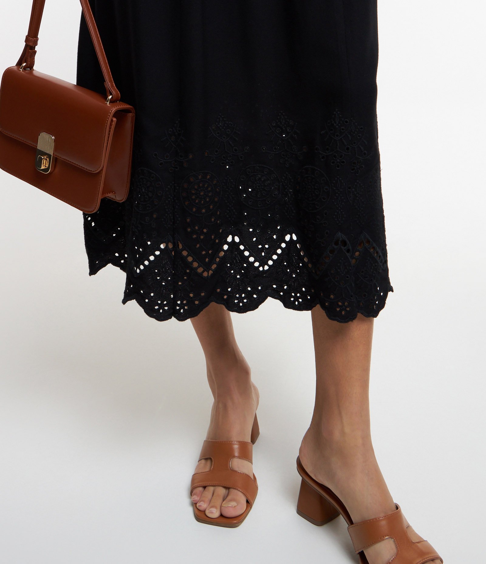Vestido Slip Dress em Viscose com Barra Texturizada Preto 4