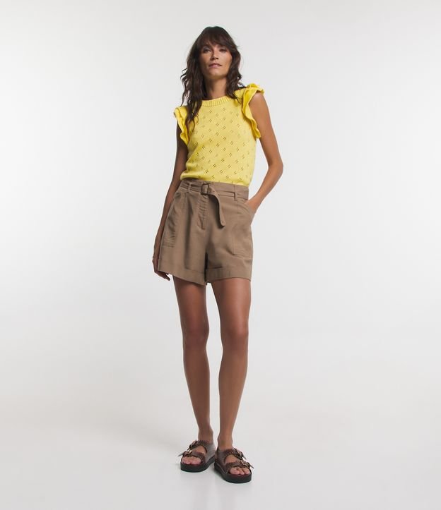 Bermuda em Viscolinho com Cinto em Tecido e Bolsos Grandes