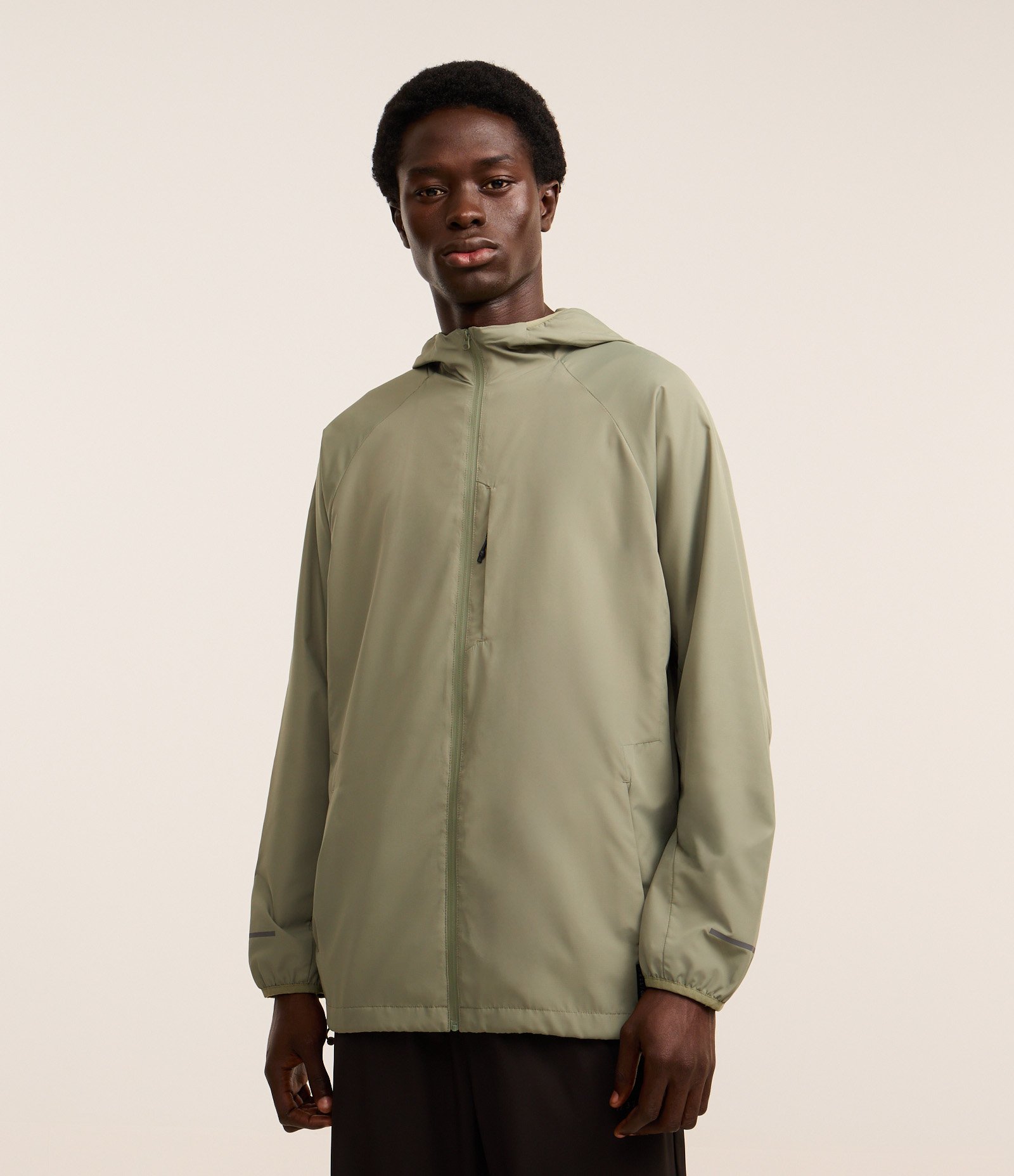 Jaqueta Esportiva com Punhos Ajustados e Capuz 1