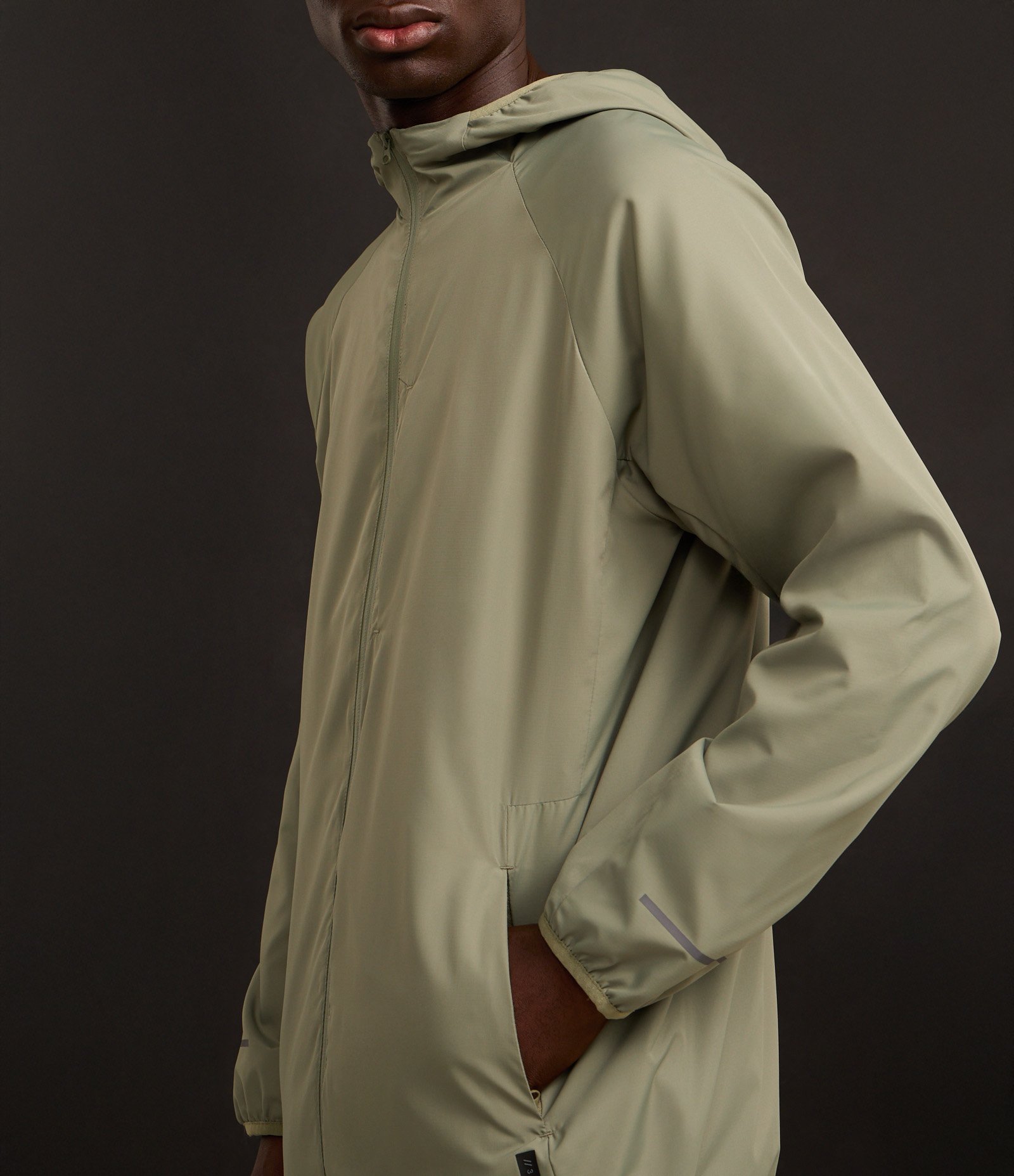 Jaqueta Esportiva com Punhos Ajustados e Capuz 3