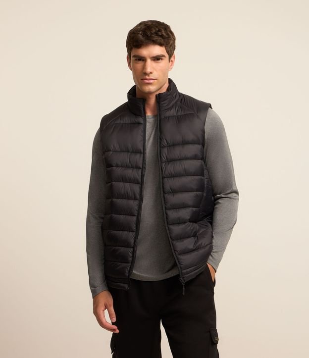 Colete Puffer Esportivo com Gola Alta e Gomos