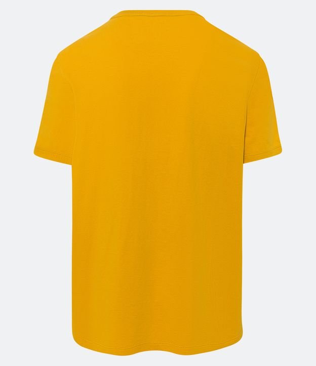 Camiseta Comfort em Meia Malha com Estampa Copacapana 76 Amarelo Mostarda 6