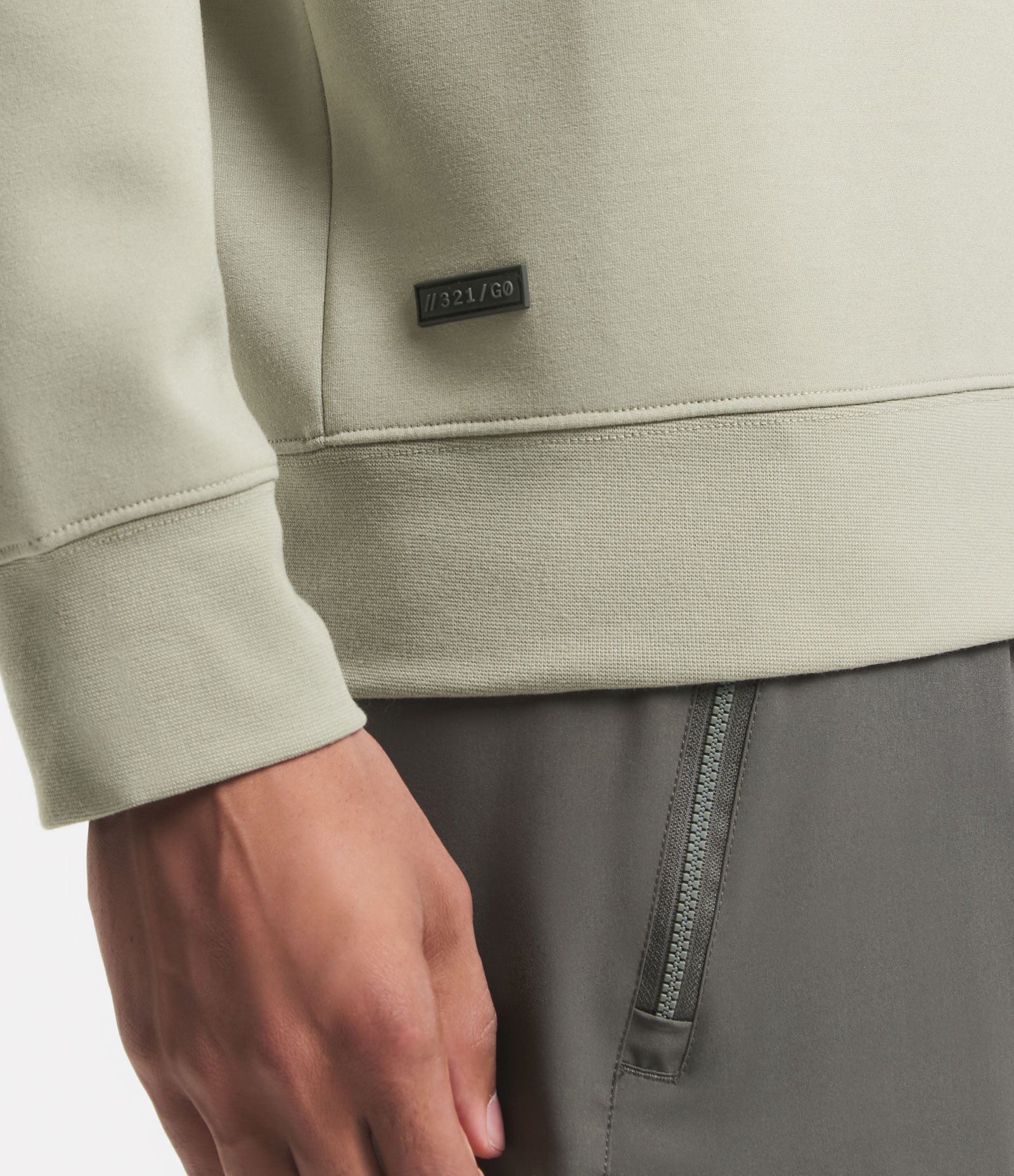 Casaco Fechado Esportivo com Punho Ajustado e Etiqueta Aplicada Verde Claro 5