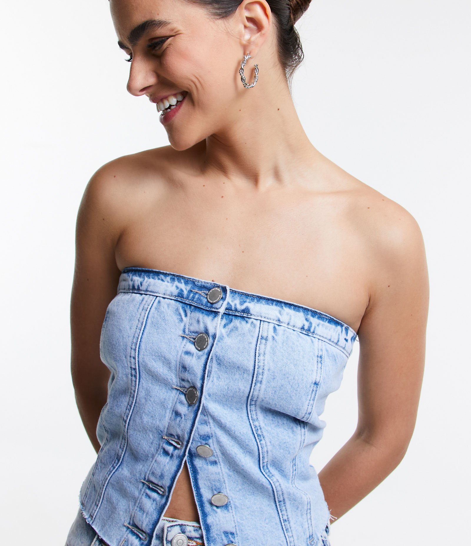 Blusa Tomara que Caia em Jeans com Abotoamento e Lastex Azul 4