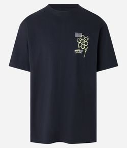 Camiseta Relaxed em Meia Malha com Estampa Frente e Costas Florzinha no More Bad Days