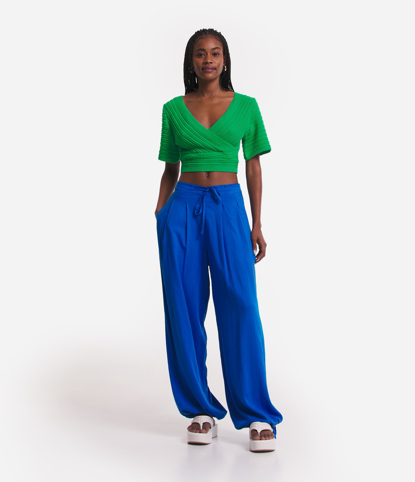 Blusa Cropped em Tricô com Ponto Diferenciado e Manga Curta 2