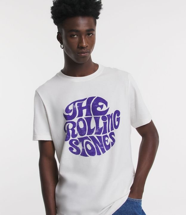 Camiseta Regular em Meia Malha com Lettering The Rolling Stones Off White 4