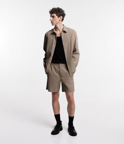 Bermuda em Algodão Texturizado com Cós Diferenciado