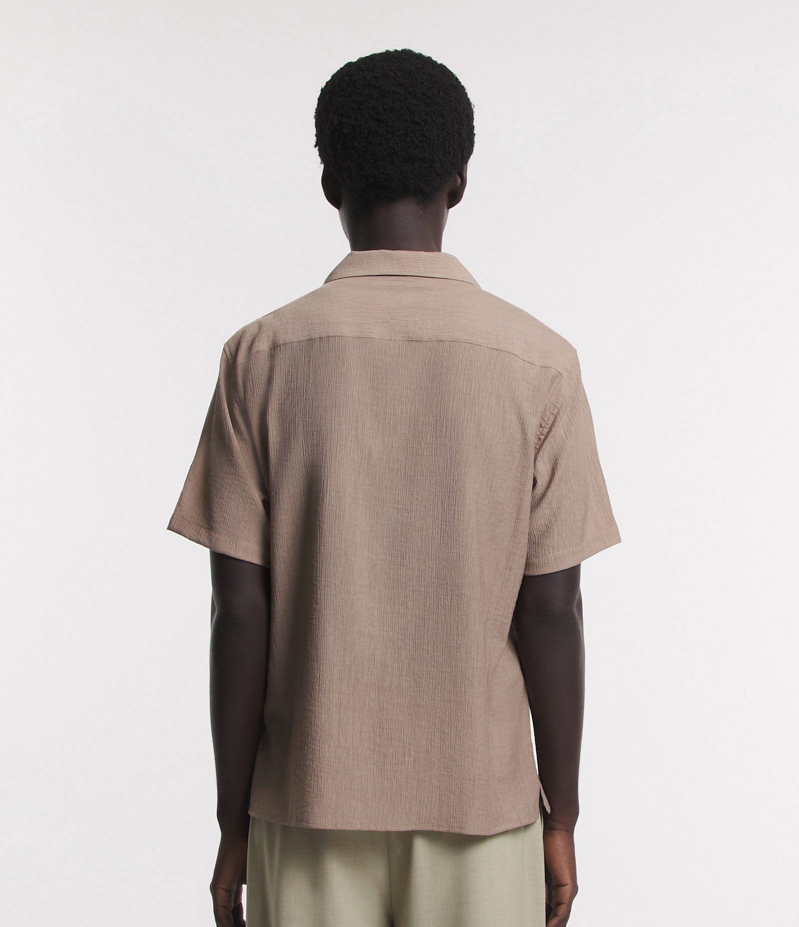 Camisa Boxy Texturizada com Gola Bowling Bege 3